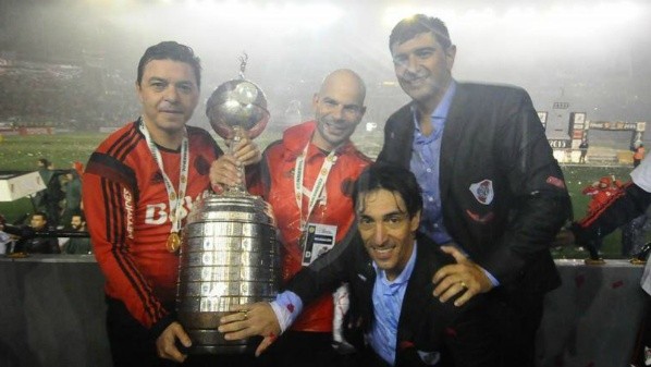 Con su primera Libertadores como DT en la mano, en aquella noche lluviosa de agosto del 2015 (Archivo)