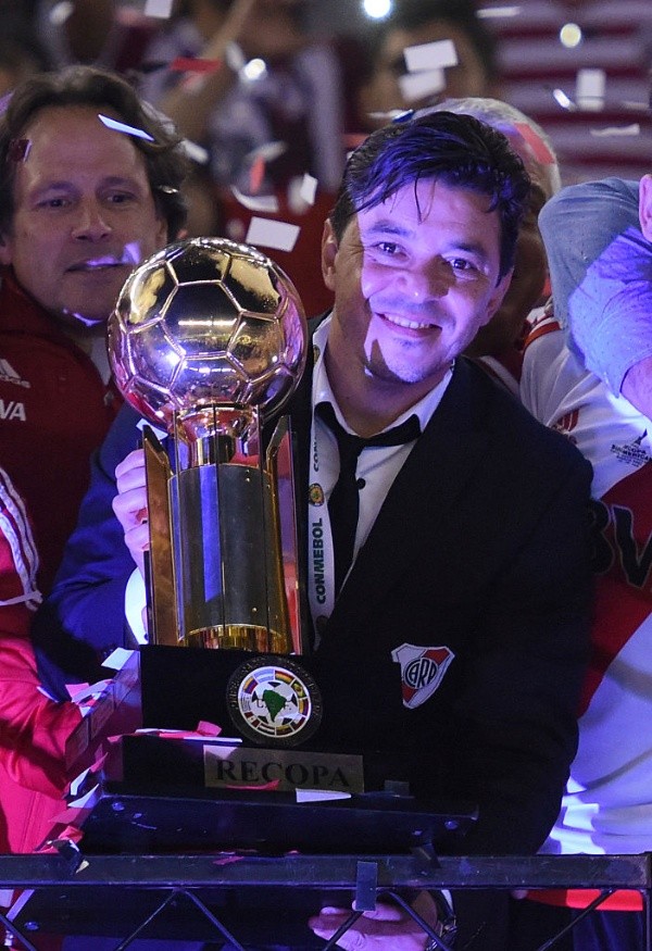 Una nueva Recopa Sudamericana en manos, esta vez en 2016 (Getty)