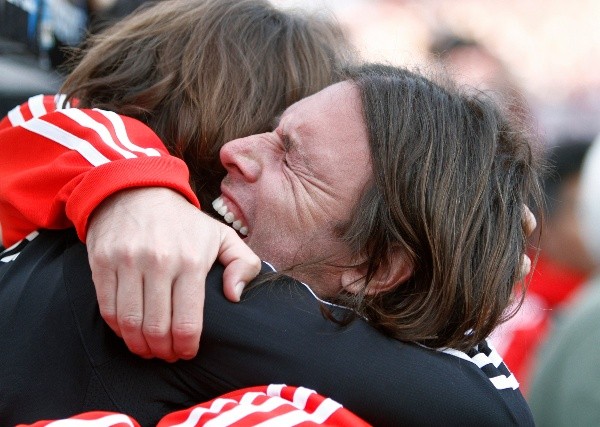 La emoción de Cavenaghi después del triunfo ante Almirante Brown, en el Monumental. La emoción de Cavenaghi después del triunfo ante Almirante Brown, en el Monumental.