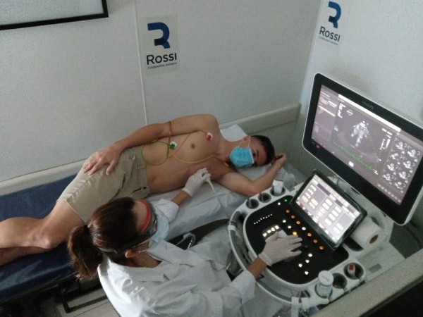 El nuevo refuerzo de River, durante la revisión médica de esta mañana.