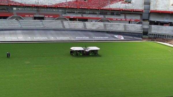 Se realizan los últimos trabajos para dejar listo al Monumental (Twitter: @mauro_ferrara)