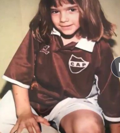 Palavecino, desde chico con los colores de Platense (Captura)