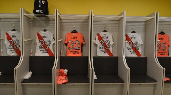 vestuario river boca