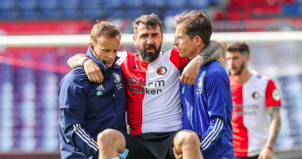 El momento de la lesión de Pratto en Holanda. (Foto: Getty).