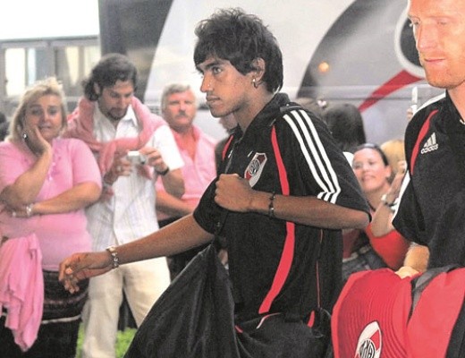 Burzac en una concentración con River en 2005.