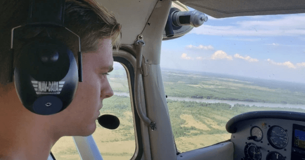 Girotti en pleno vuelo sobre Buenos Aires. (Foto: Captura).