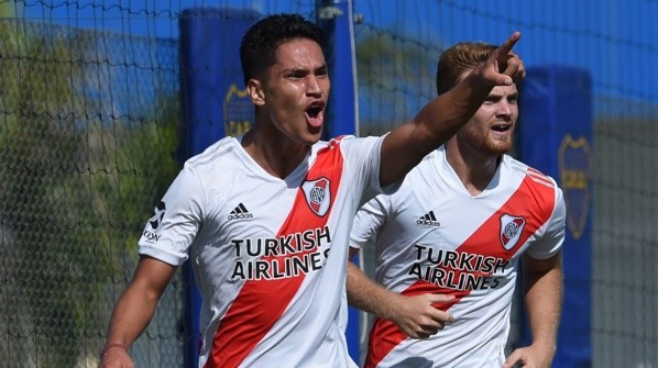 El grito de gol del colombiano ante Boca en Reserva (Foto: Prensa River).