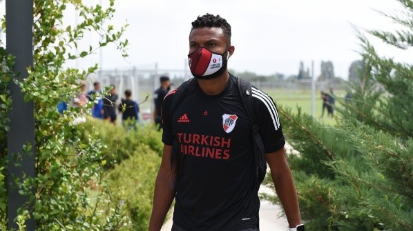 El colombiano dejará de ocupar cupo de extranjeros en agosto. (Foto: Prensa River).