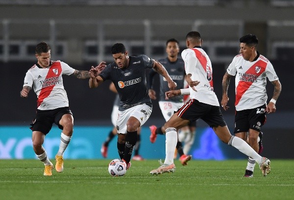 Enzo Pérez llegó a la tercera amonestación y se pierde la vuelta. (Foto: Prensa Conmebol).
