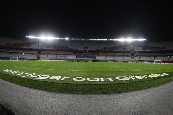 Nueva iluminación en el interior del campo de juego. (Foto: Prensa River).