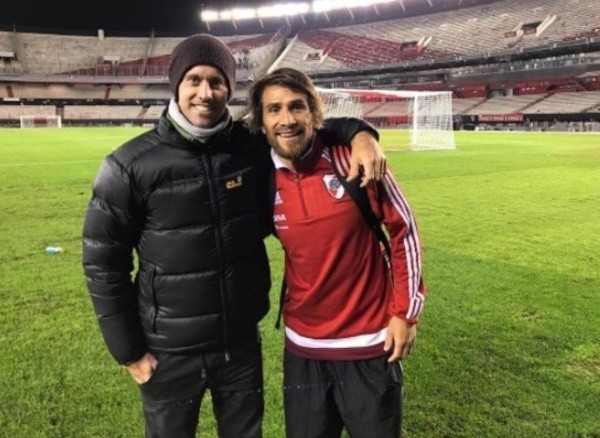 Ponzio y Pieres posando juntos en el Monumental