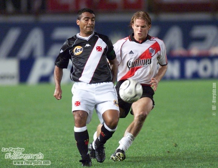 Romario vs. River