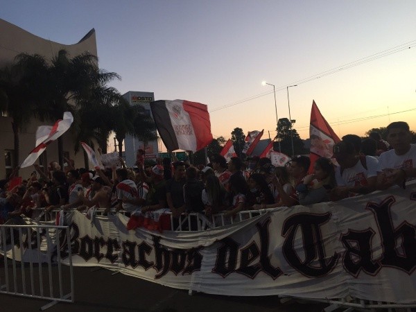 hinchas cordoba river 