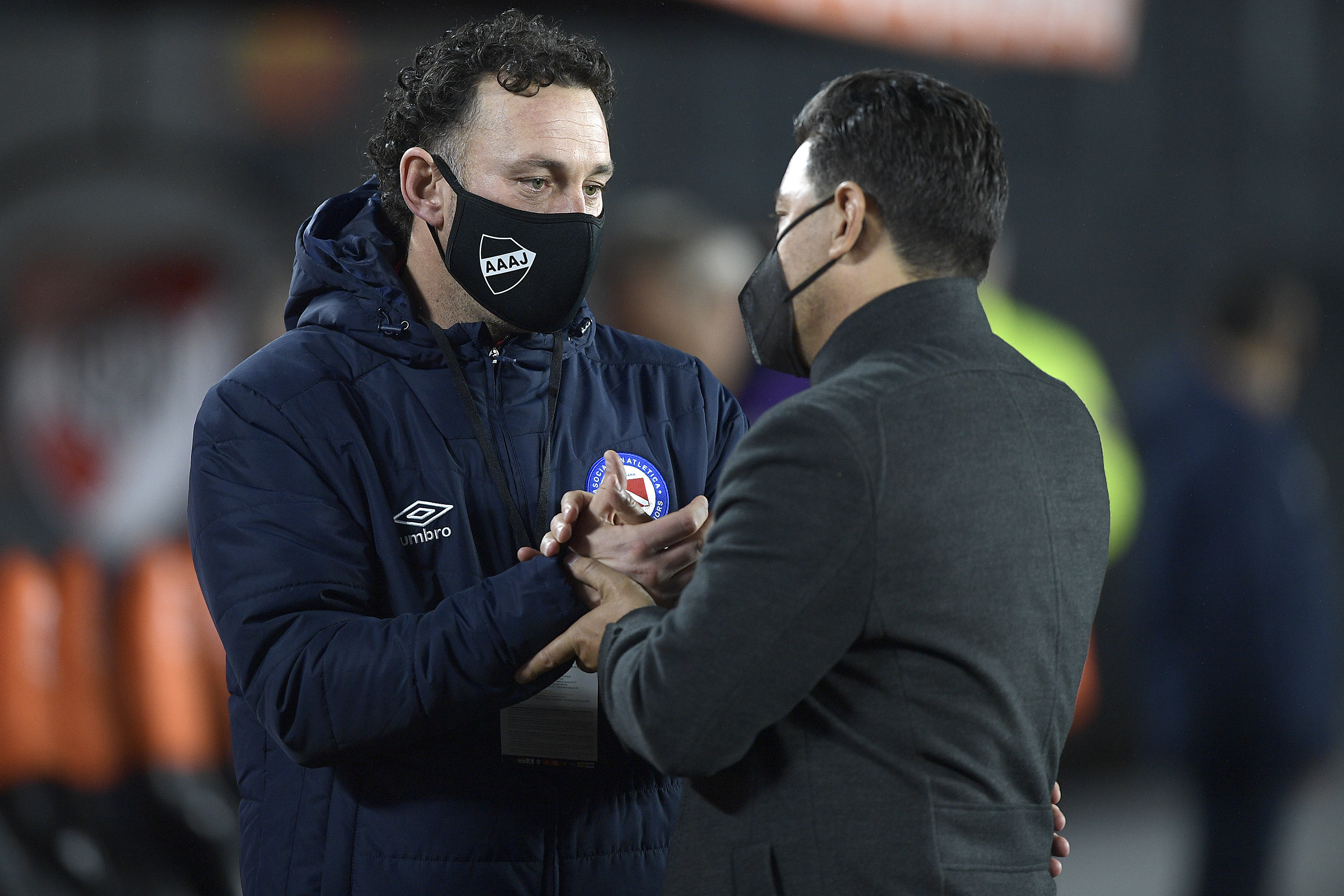 El Muñeco y Milito se cruzaron varias veces en este último tiempo y siempre tuvieron la mejor onda. (Foto: Getty).