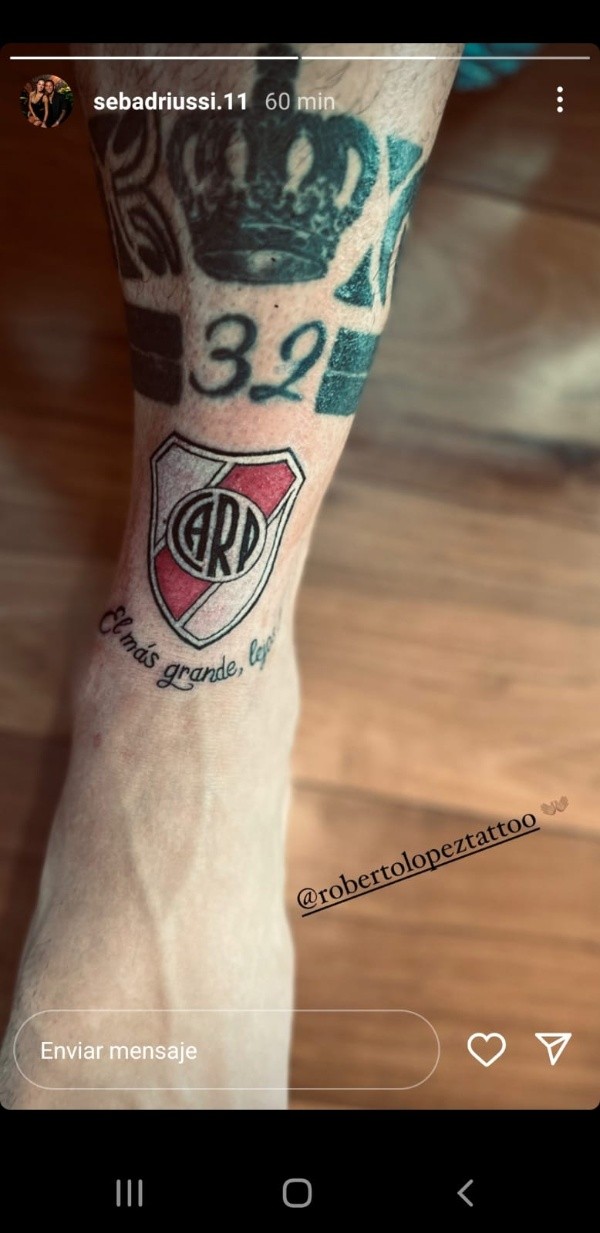 El flamante tatuaje de Driussi realizado por el artista Roberto López.