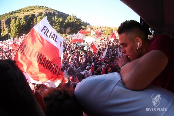 River fue recibido por una multitud la última vez que estuvo en San Martín de Los Andes. (Foto: Prensa River).