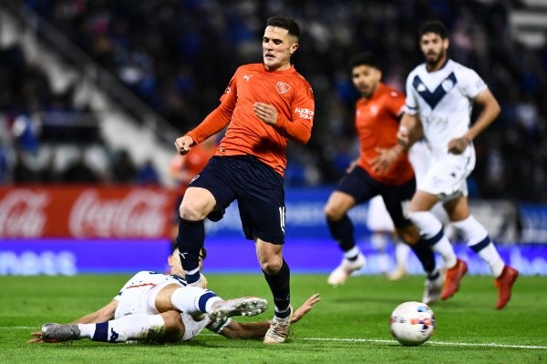Bustos se está entrenando en Independiente pero no es considerado por Eduardo Domínguez para los amistosos. (Foto: Getty).