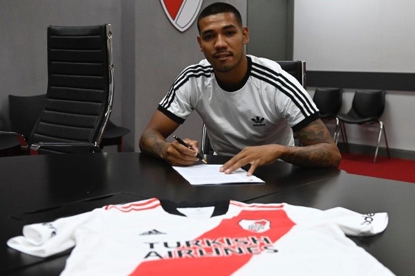 Martínez renovó hace algunas semanas su vínculo con River a préstamo hasta diciembre de 2022. (Foto: Prensa River).