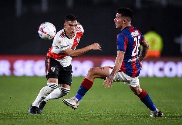 Nicolás Fernández Mercau enfrente de River (Getty)