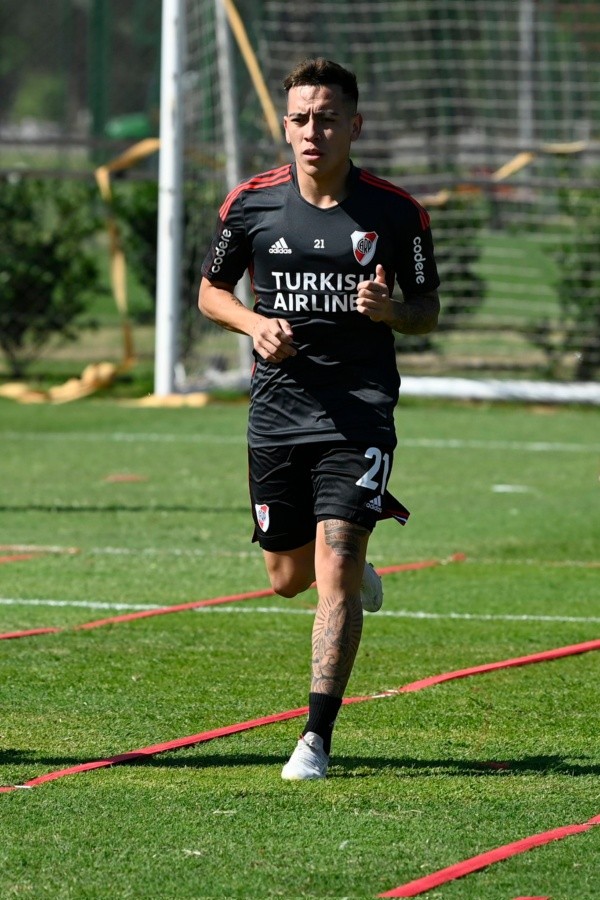 Barco en su primer entrenamiento con River. (Foto: @RiverPlate).