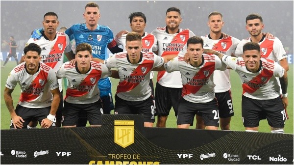 River logró la Liga Profesional y el Trofeo de Campeones con esta camiseta (Getty)