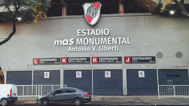 Así quedaría el estadio con el naming (Montaje LPM)