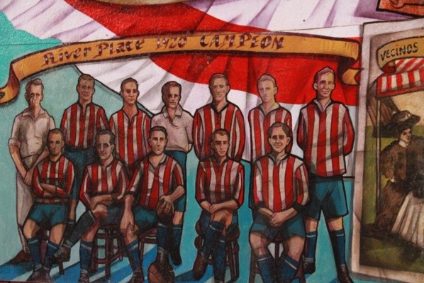 La primera gran gesta de River, coronándose campeón del campeonato de Primera División de 1920. Las principales figuras eran Cándido García, Jaime Chavín, Laiolo, Carlos Isola, entre otros.