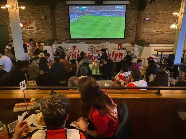 La Filial Brooklyn y otra juntada masiva en los Estados Unidos