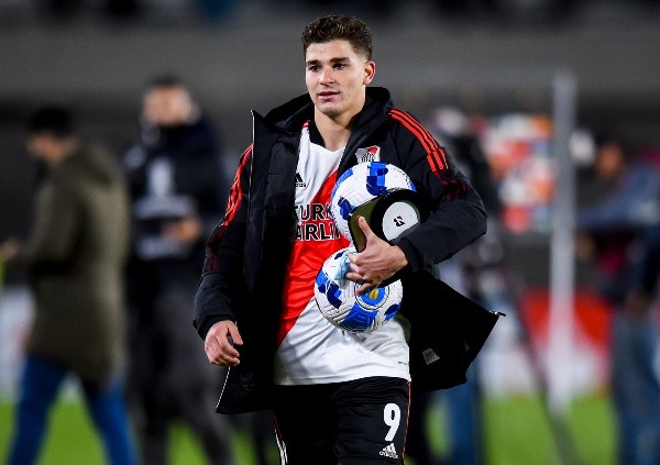 Julián marcó seis goles contra Alianza Lima y se llevó dos pelotas a su casa. Un crack. (Foto: Getty).