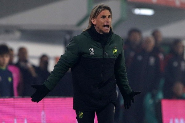 Beccacece explotó contra Gallardo en pleno partido y le dijo de todo. El DT de River, lógicamente, no se quedó callado. (Foto: Getty).