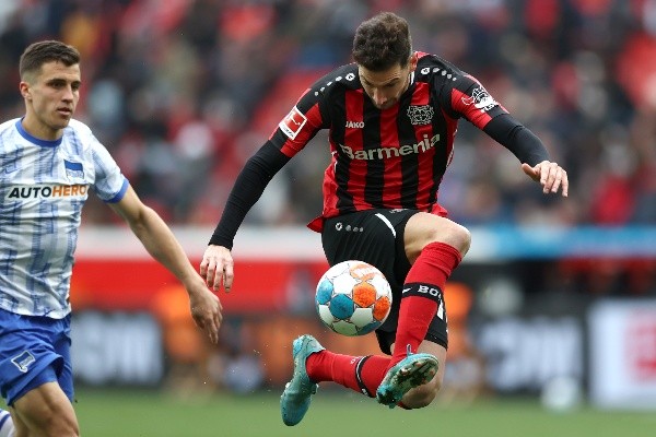 En la última Bundesliga, Alario disputó 27 partidos de 34, la mayoría iniciando como suplente, y marcó seis goles. (Foto: Getty).