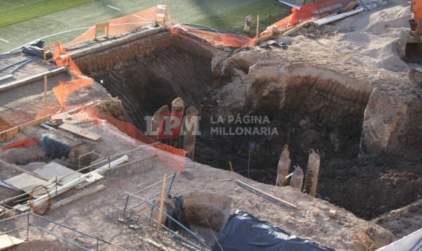 Tareas de excavación para construir el futuro túnel único por donde saldrán los equipos