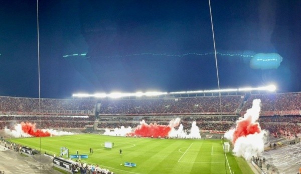 Así se vivió la fiesta en el Monumental, a puro colorido.