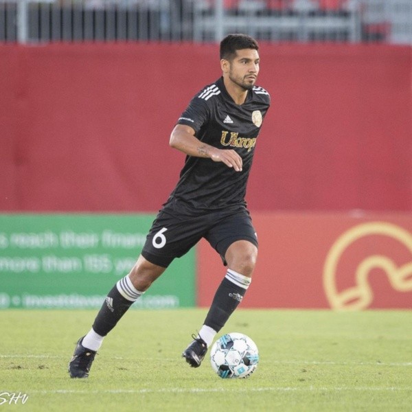 Zacarías Morán Correa utiliza la camiseta número 6 en el Richmond Kickers, donde es titular indiscutido.