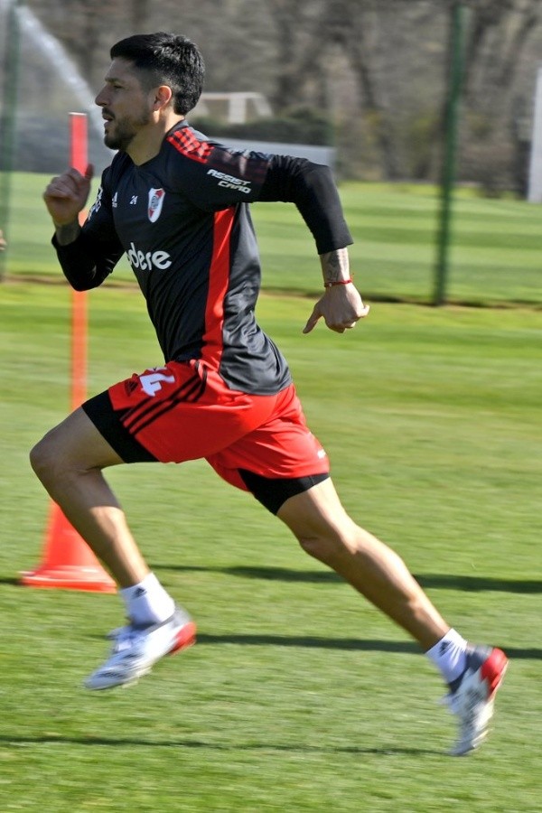 Enzo ya tiene el alta médica y se entrenó a la par de sus compañeros. (Foto: Prensa River).