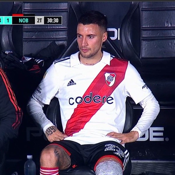 Mammana pidió el cambio, pero no sufrió secuelas en su rodilla izquierda.