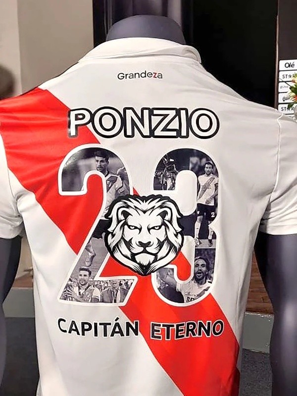 Así será la camiseta en el partido homenaje de Ponzio.