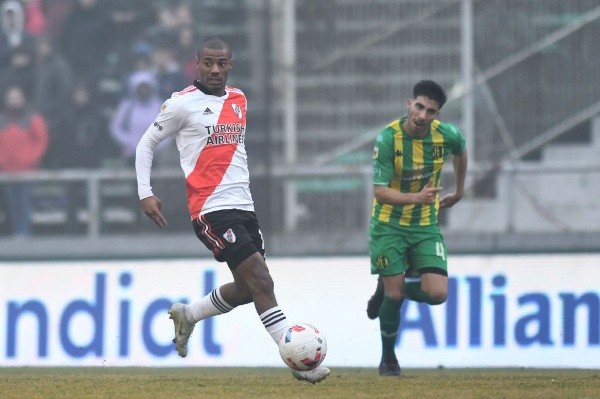 De la Cruz se ausentó durante un rato de la práctica para finalizar su trámites y así obtener la doble nacionalidad. (Foto: Getty).