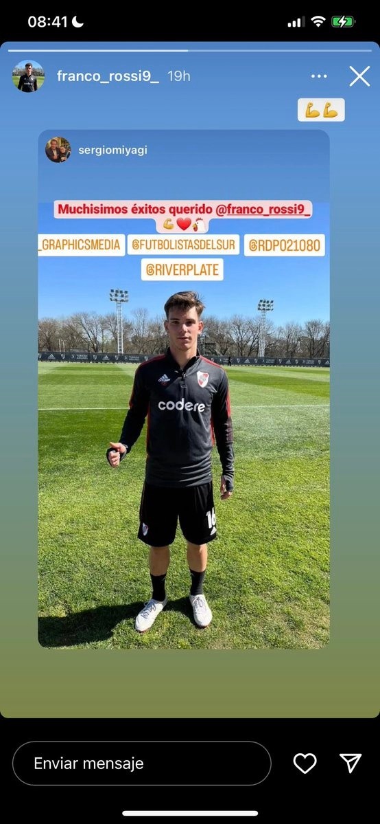 El ex delantero del City Torque con la pilcha de River.