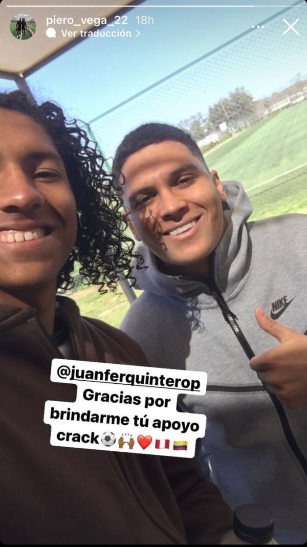 El defensor peruano junto a Juanfer Quintero.