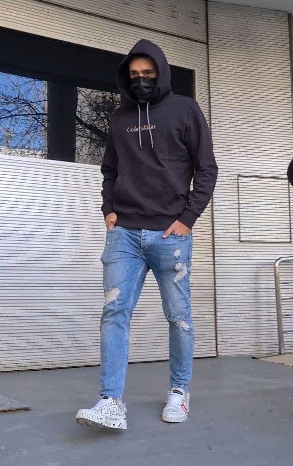 Solari se fue del Centro Rossi sin realizar declaraciones. (Foto: @JuanBalbi9).