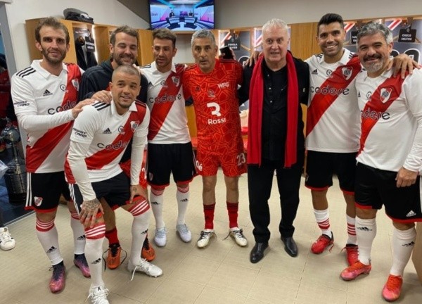 La previa del partido en el vestuario local (Foto: Prensa River)
