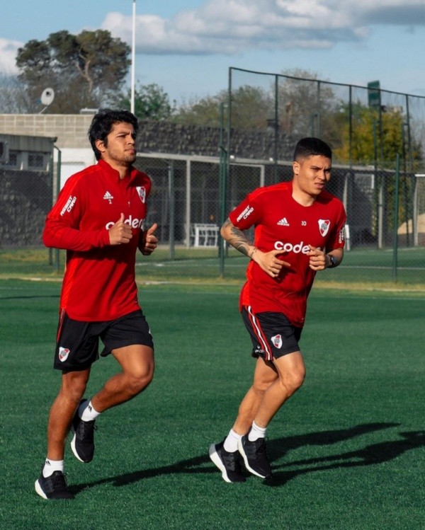 Juanfer y Robert Rojas trabajaron diferenciados en la última práctica. (Foto: Prensa River).
