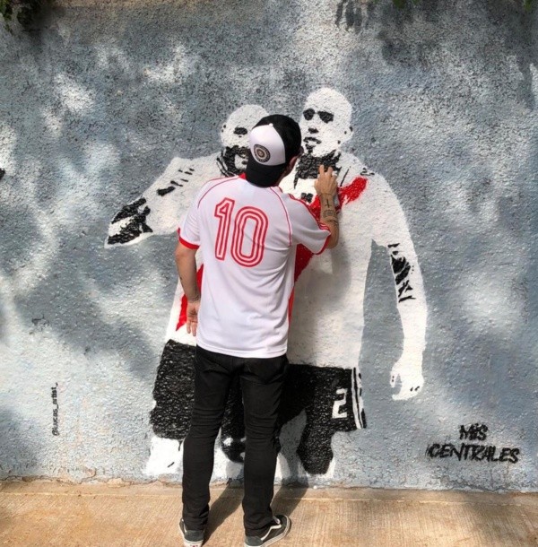 El mural se encuentra a solo tres cuadras del Estadio Monumental. (Foto: @Lucas_artist).