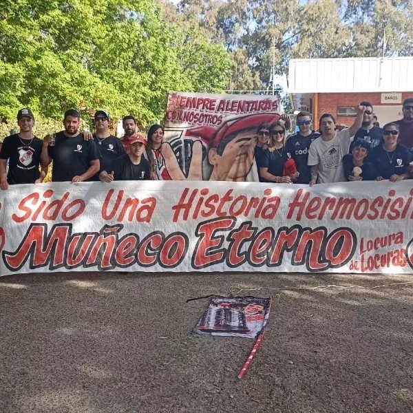 “Locura de Locuras”, el grupo de cancha de Iván, el autor del hit para el Muñeco