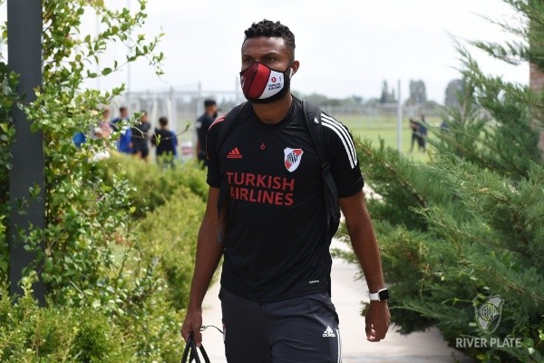 El colombiano tiene contrato hasta el 31 de diciembre de 2024 y volverá a salir cedido. (Foto: Prensa River).