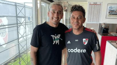 Cañito y el Muñeco, juntos en la oficina del River Camp