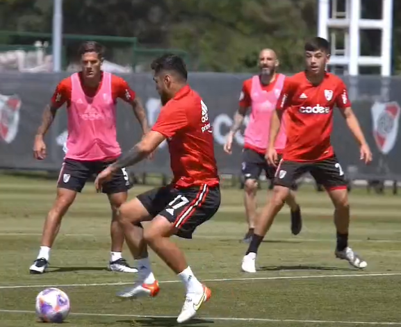 La presencia del Chino Gallardo en la práctica de fútbol junto a la Primera