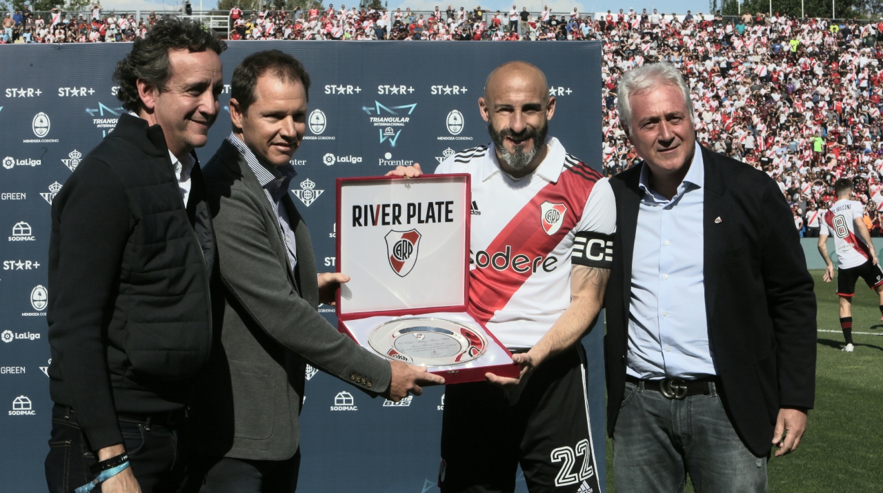 pinola plaqueta dirigentes river