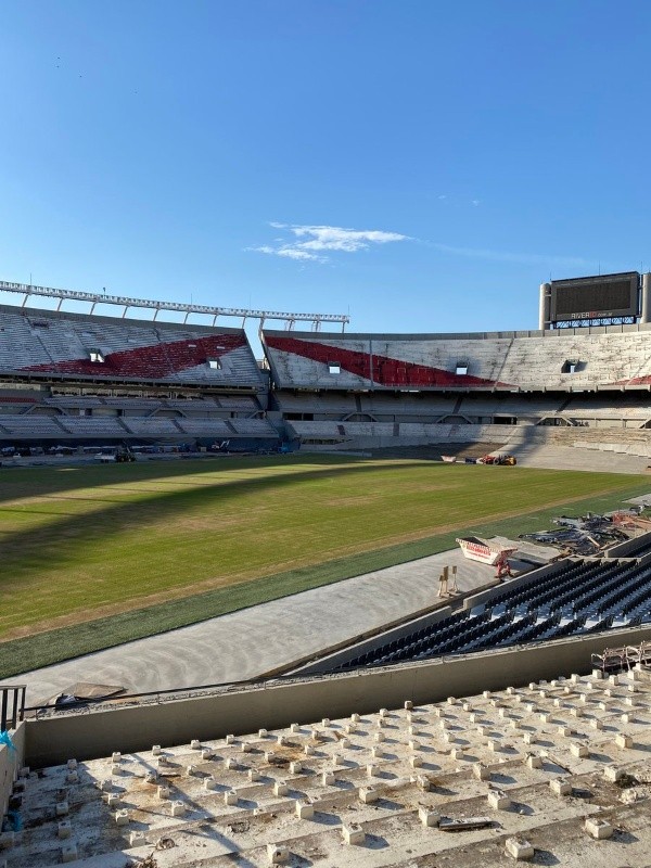 Así luce uno de los codos de la San Martín Baja a la fecha (Foto: Fabián De Cesare)